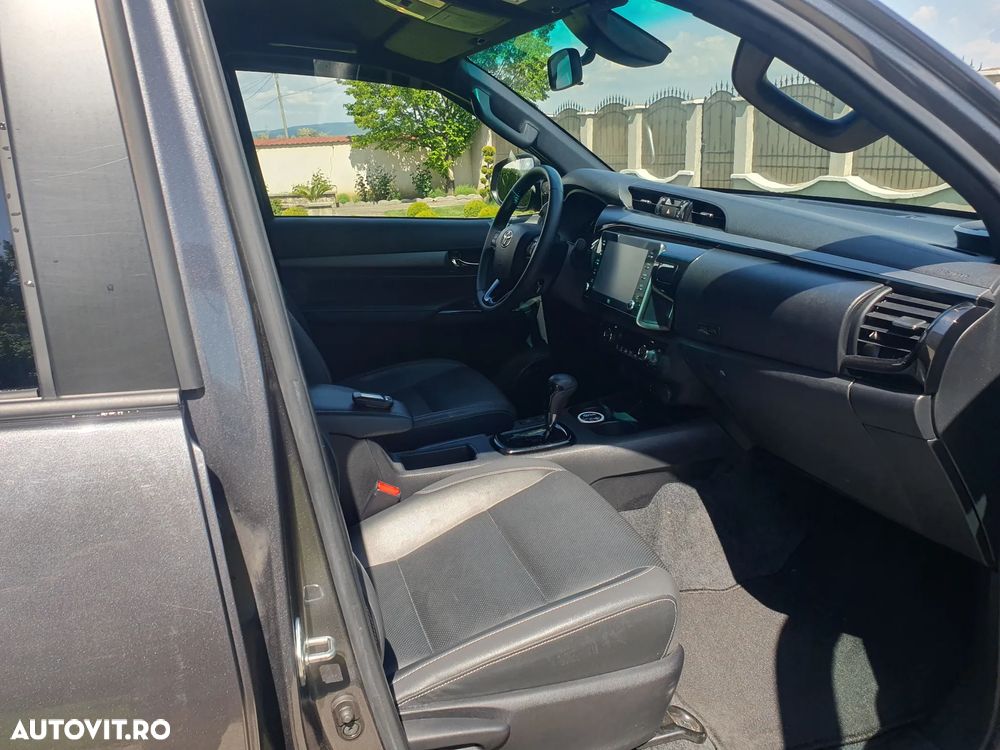 Toyota Hilux - 10