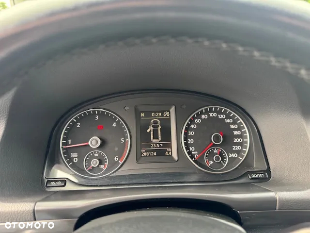Volkswagen Touran - 14