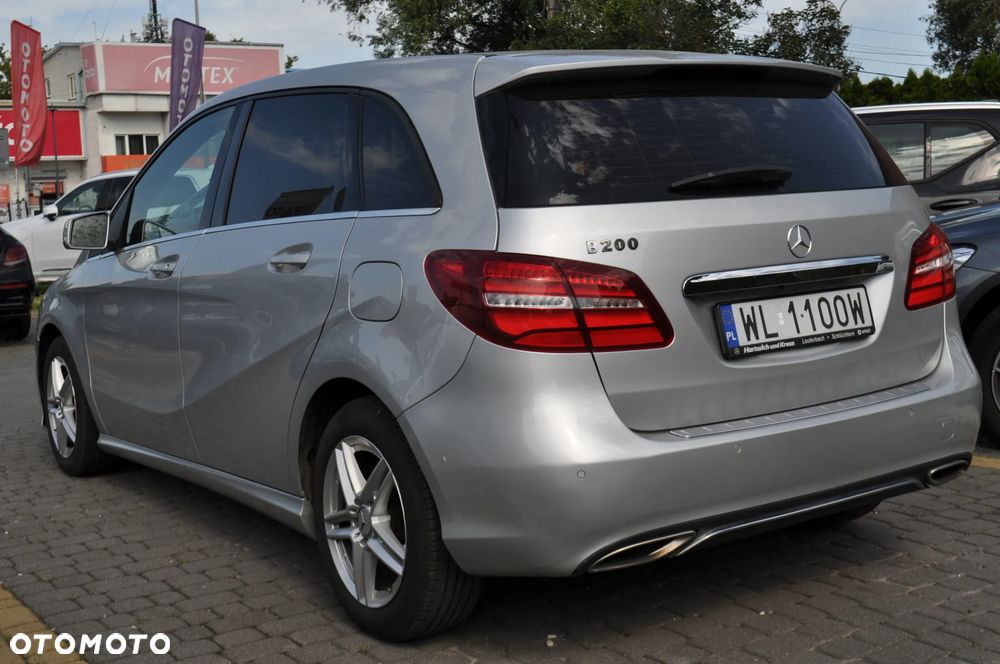 Mercedes-Benz Klasa B 200 7G-DCT UrbanStyle Edition - 12