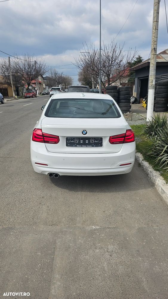 BMW Seria 3 320d Sport-Aut. Advantage - 4