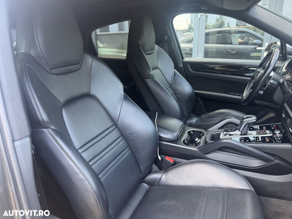 Porsche Cayenne Coupe Standard - 12