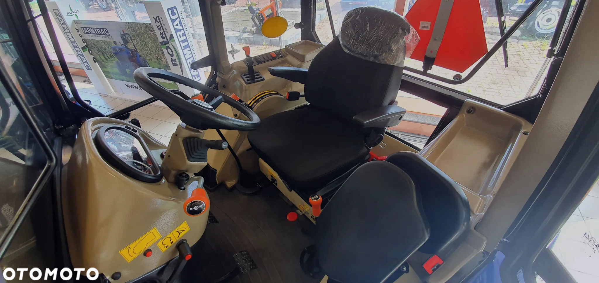 Farmtrac 555 DTC V - 7