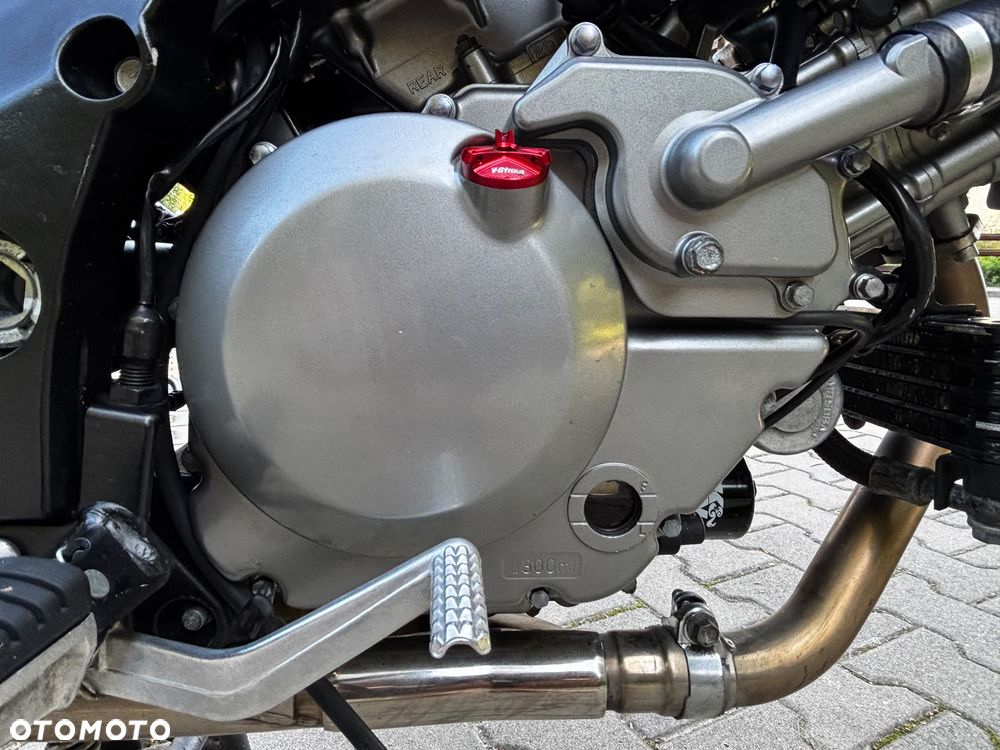 Suzuki V-STROM - 12