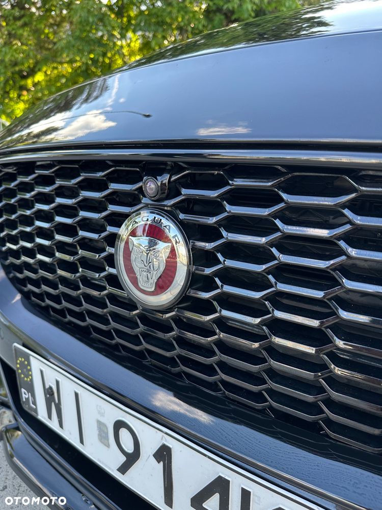 Jaguar XE 2.0 D180 HSE - 20