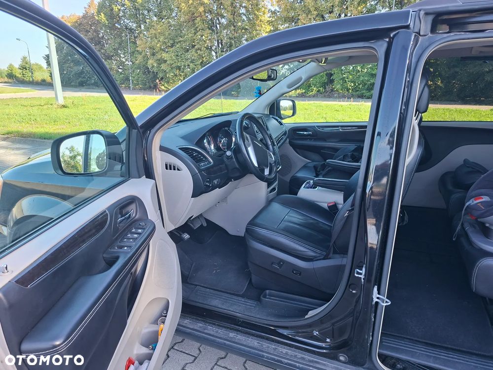 Chrysler Town & Country 3.6 Touring - 17