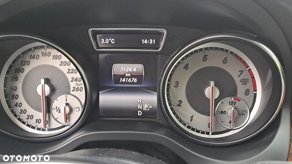 Mercedes-Benz GLA - 5