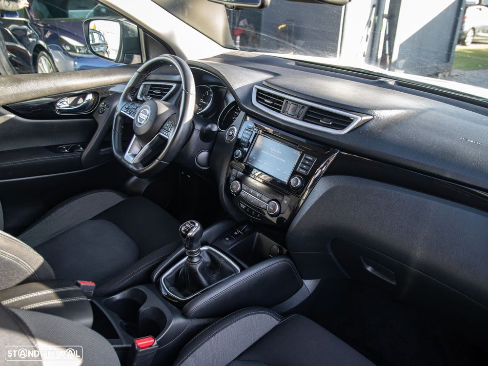 Nissan Qashqai 1.5 dCi N-Connecta J18 - 27
