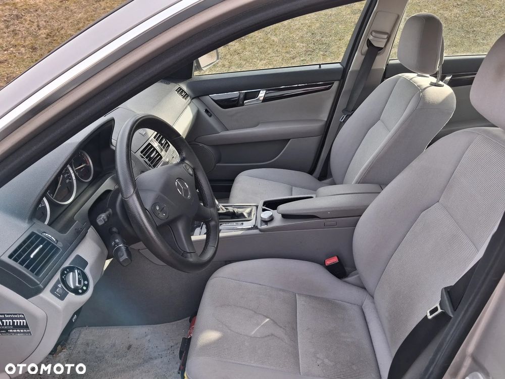 Mercedes-Benz Klasa C 220 CDI DPF Automatik Avantgarde - 18