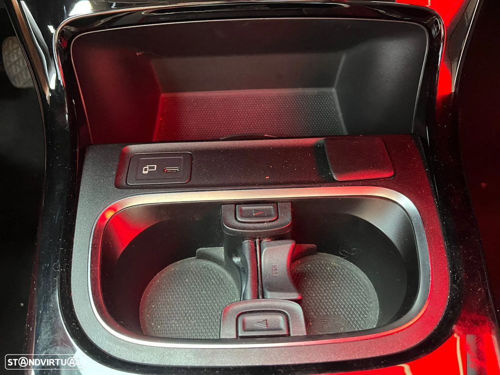 Mercedes-Benz CLA 180 d Shooting Brake - 29