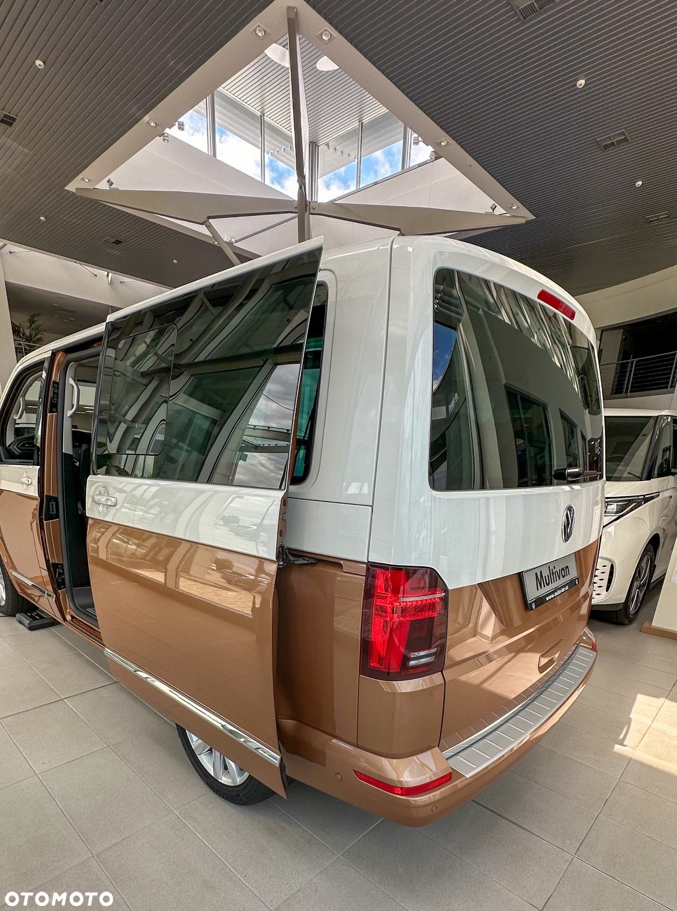 Volkswagen Multivan 6.1 2.0 TDI L1 Highline 4Motion DSG - 5