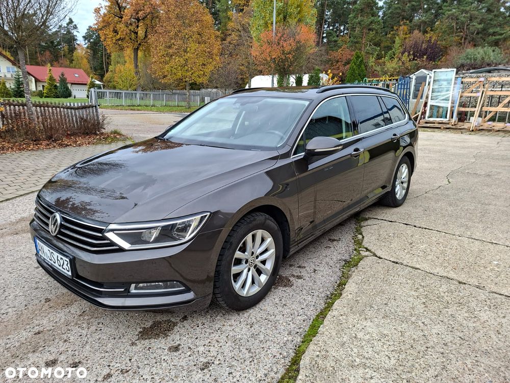 Volkswagen Passat - 1
