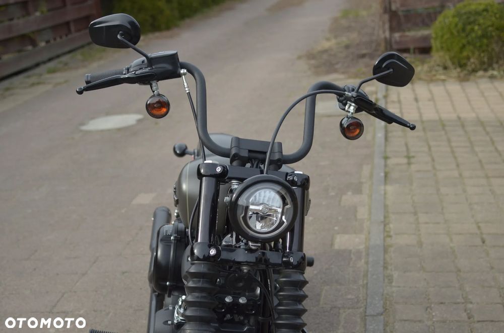 Harley-Davidson Softail Street Bob - 25