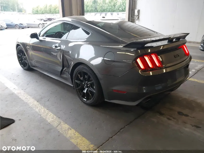 Ford Mustang 5.0 V8 GT - 6