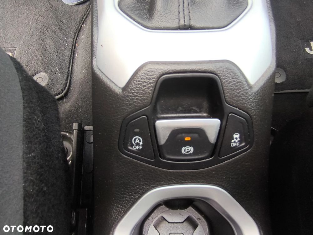 Jeep Renegade 1.4 MultiAir Limited FWD S&S - 34