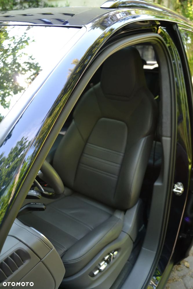 Porsche Cayenne E-Hybrid - 10