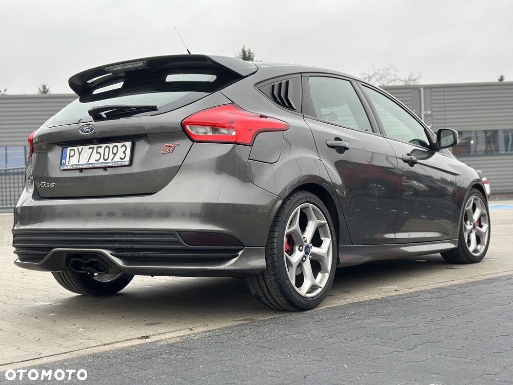 Ford Focus 2.0 EcoBoost ST - 7