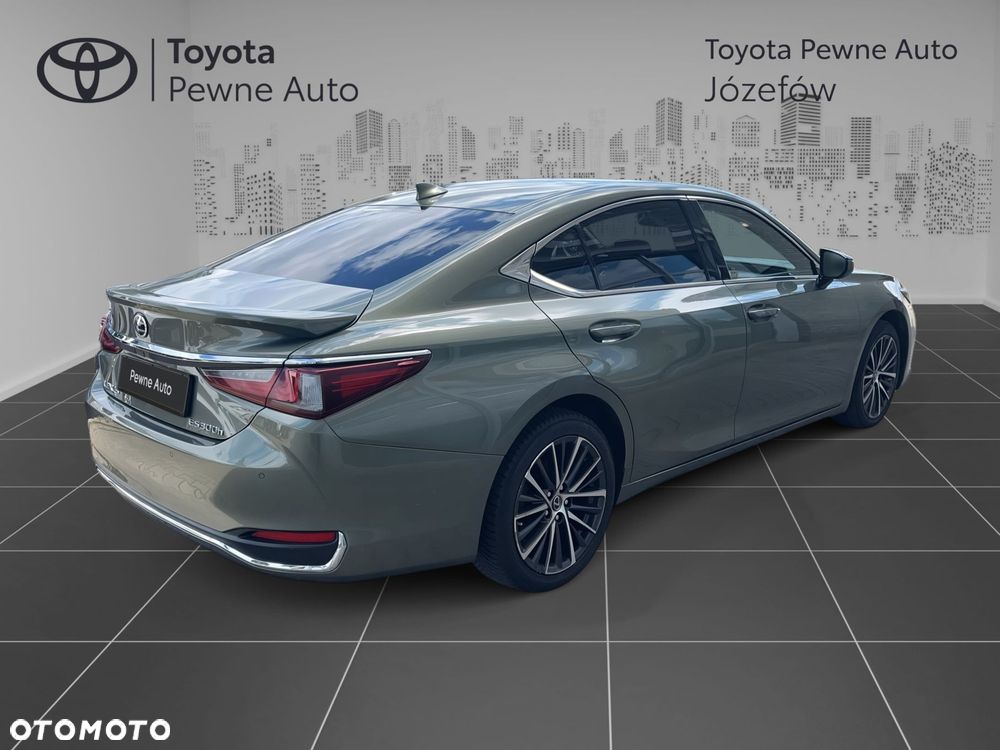 Lexus ES 300h Business Edition - 5
