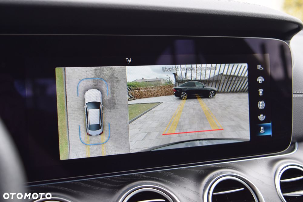 Mercedes-Benz Klasa E 220 d 4-Matic AMG/Avantgarde - 29