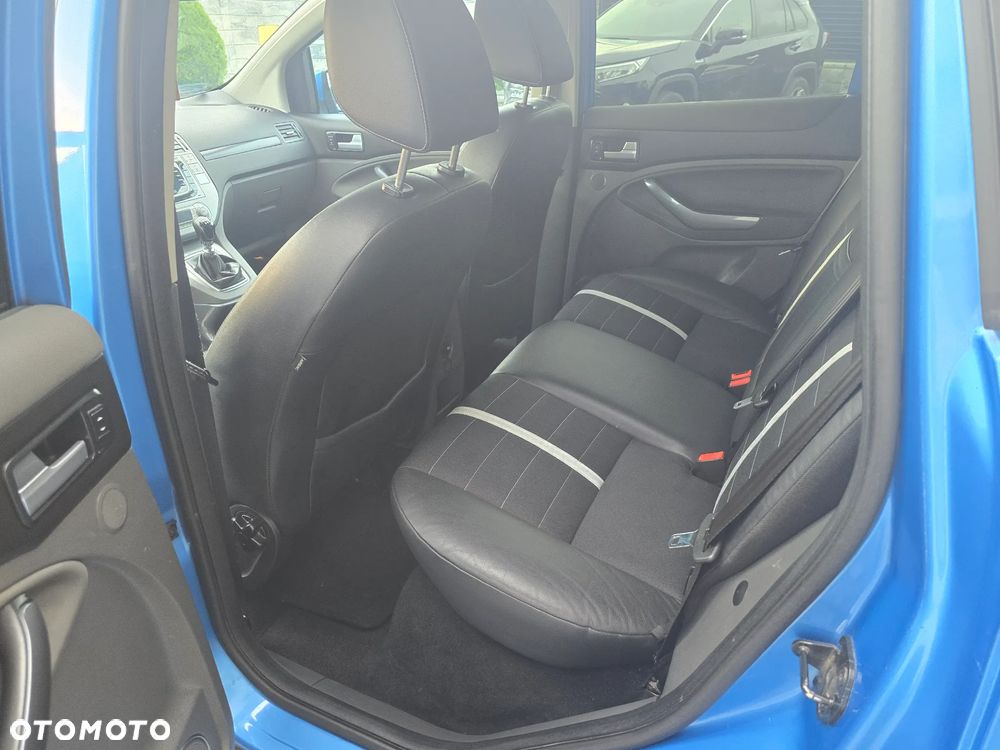 Ford Kuga 2.0 TDCi 2x4 Titanium - 5