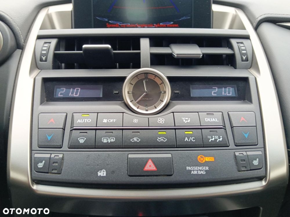 Lexus NX 300h Comfort AWD - 23