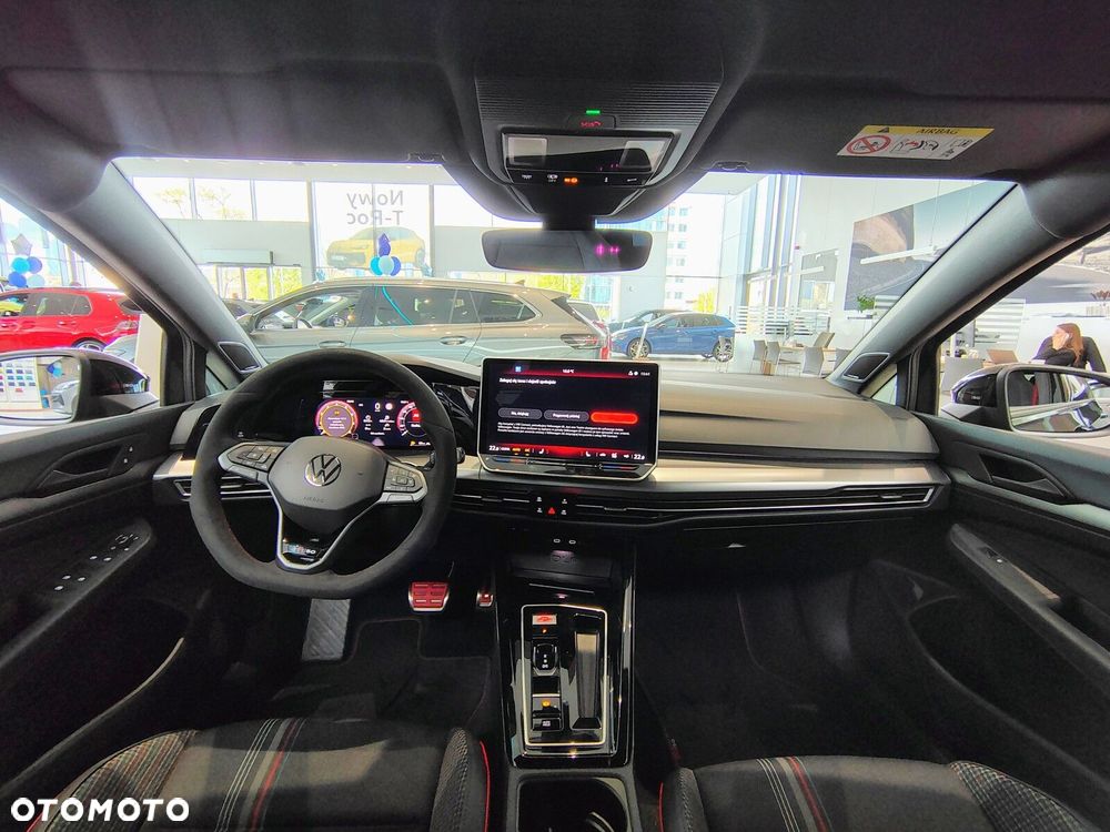 Volkswagen Golf - 34