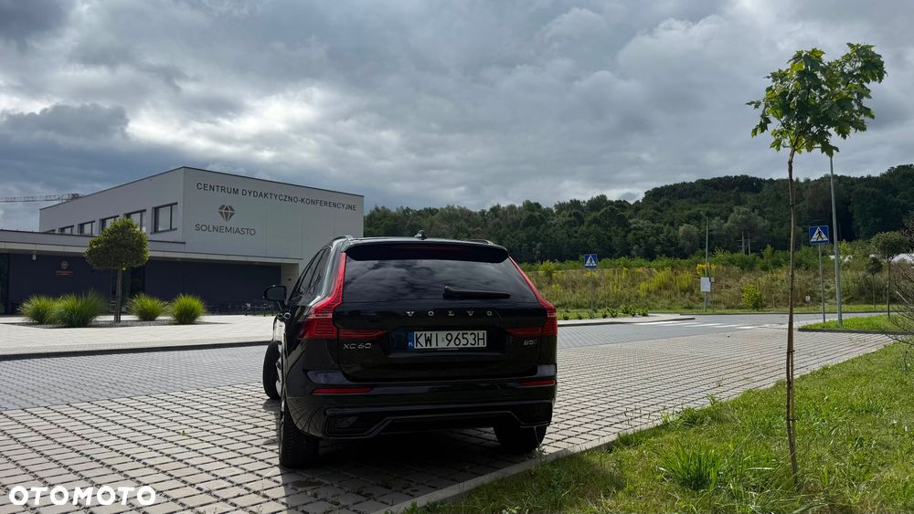 Volvo XC 60 B5 B AWD R-Design - 3