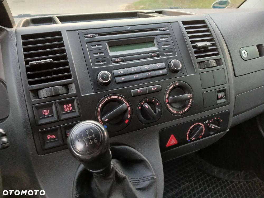 Volkswagen Multivan - 13