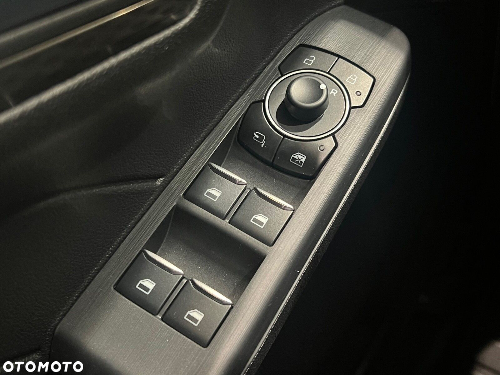 Ford Kuga - 10