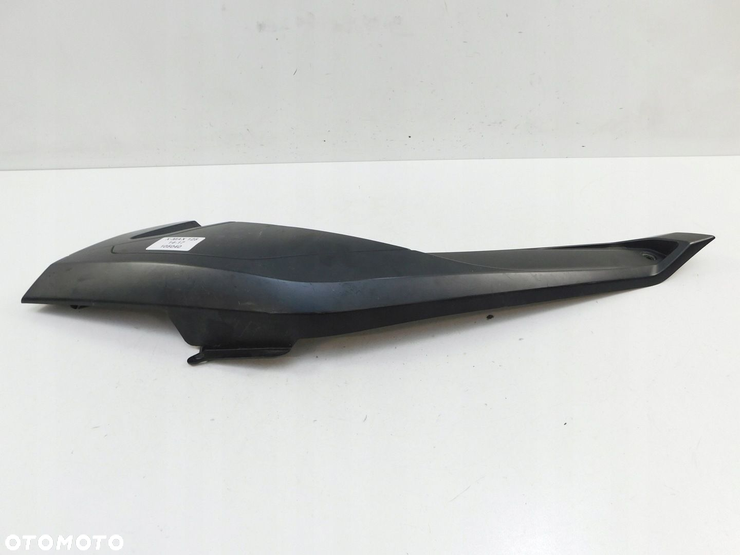 YAMAHA X-MAX 125 14-17 LISTWA WYPEŁNIENIE LEWE - 2