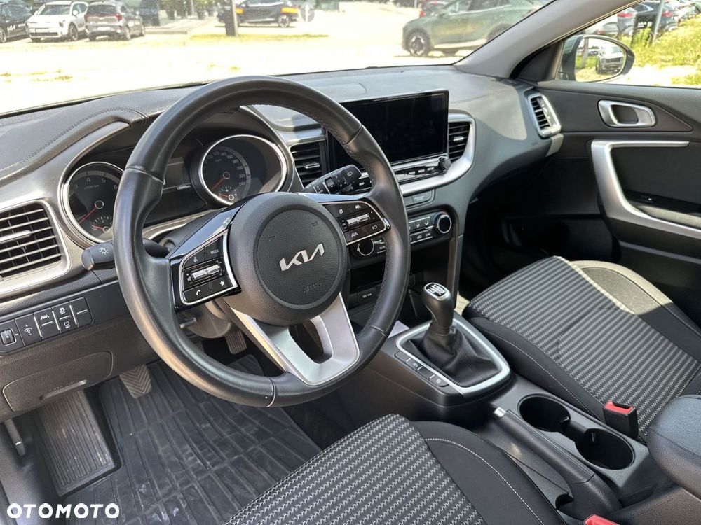 Kia Ceed - 9