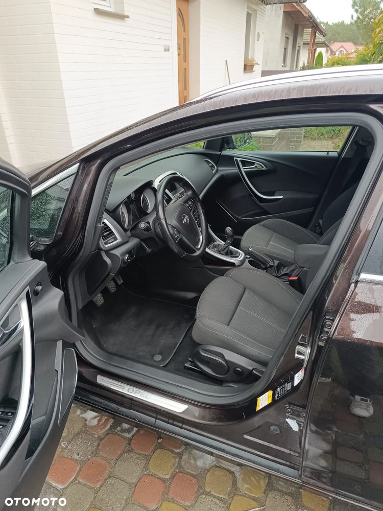 Opel Astra IV 1.6 T Cosmo - 12