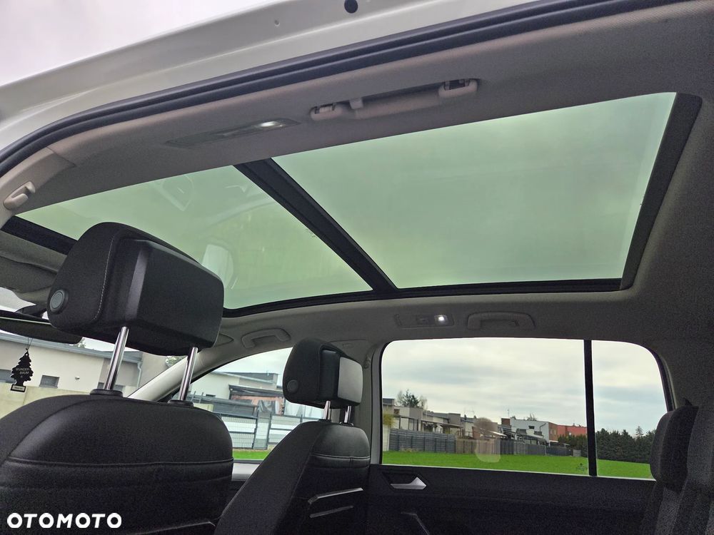 Volkswagen Touran 2.0 TDI SCR Comfortline - 12