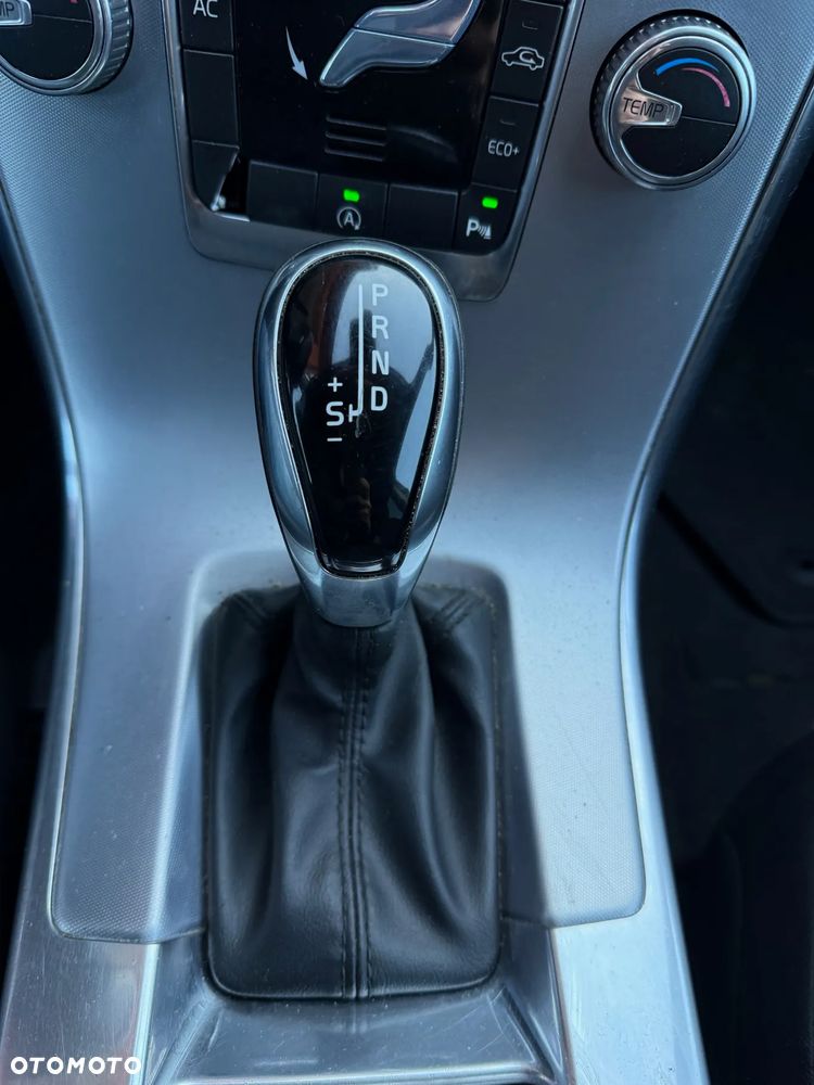 Volvo XC 60 D3 Geartronic Kinetic - 20