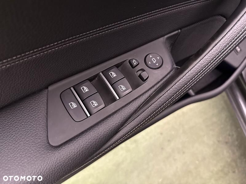 BMW Seria 5 520i mHEV Luxury Line - 12