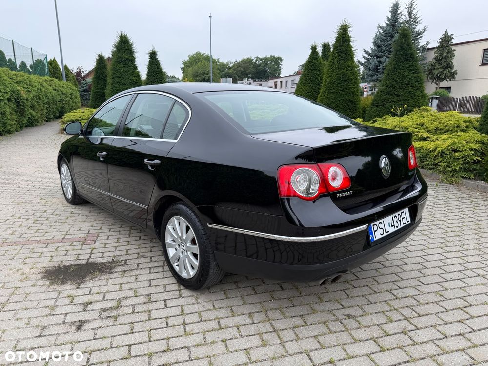 Volkswagen Passat 2.0 TDI DPF BlueMot Comfortline - 7
