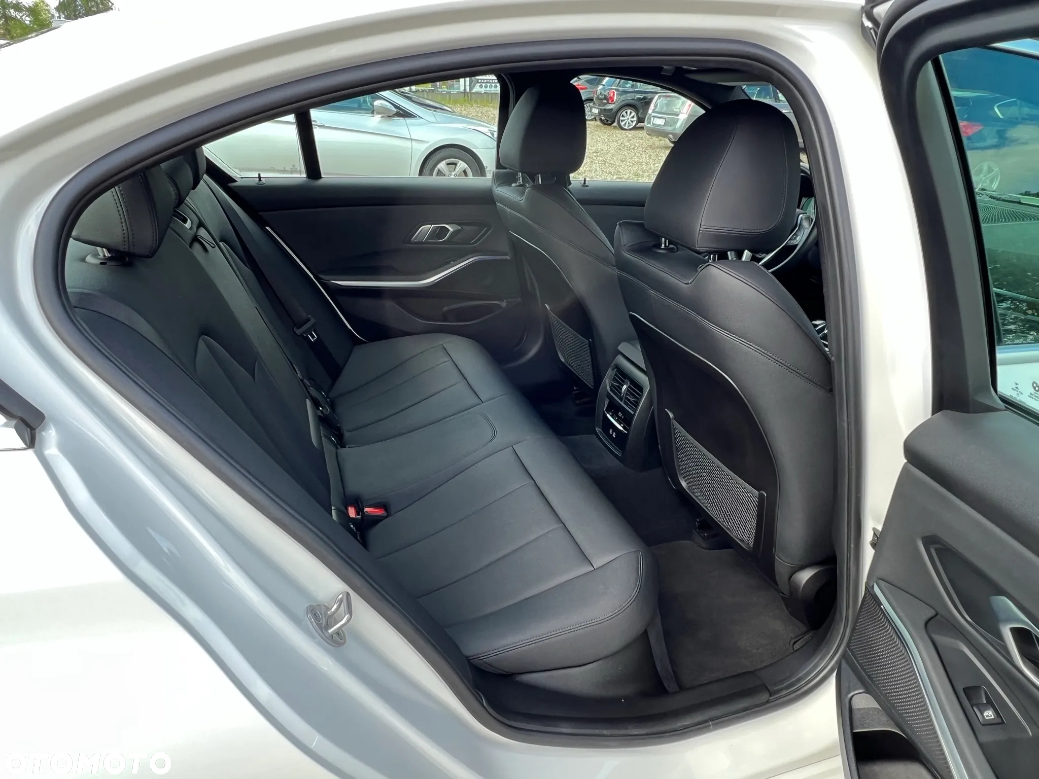 BMW Seria 3 330i Luxury Line sport - 23