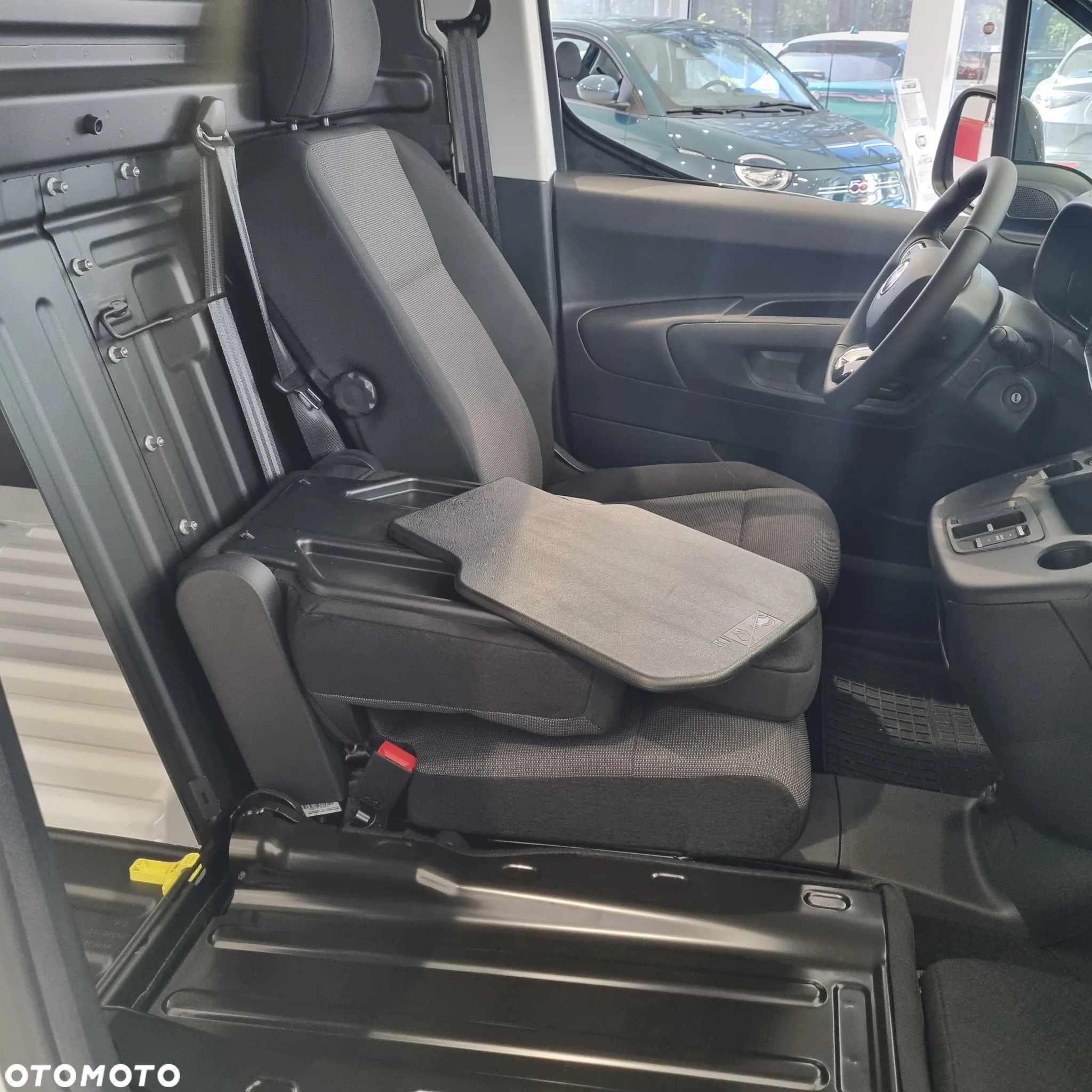 Fiat e Doblo L2 750kG, 136KM, akumulator 50 kWh - 11