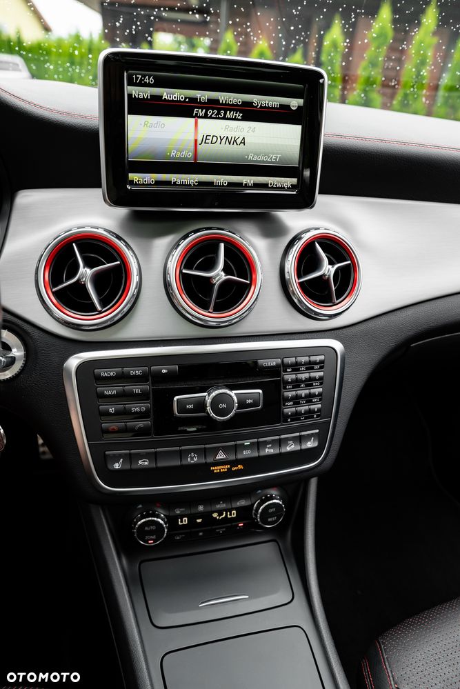 Mercedes-Benz GLA 250 4-Matic - 34