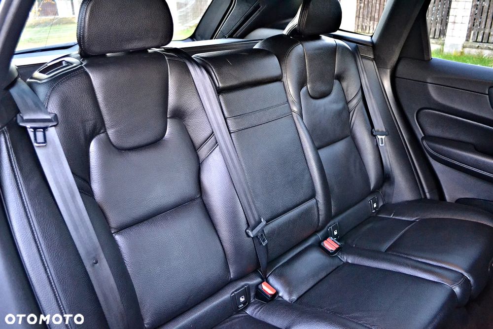 Volvo XC 60 B4 D AWD Geartronic Inscription - 29