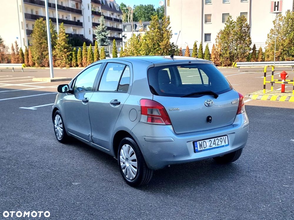 Toyota Yaris 1.0 Entry - 17