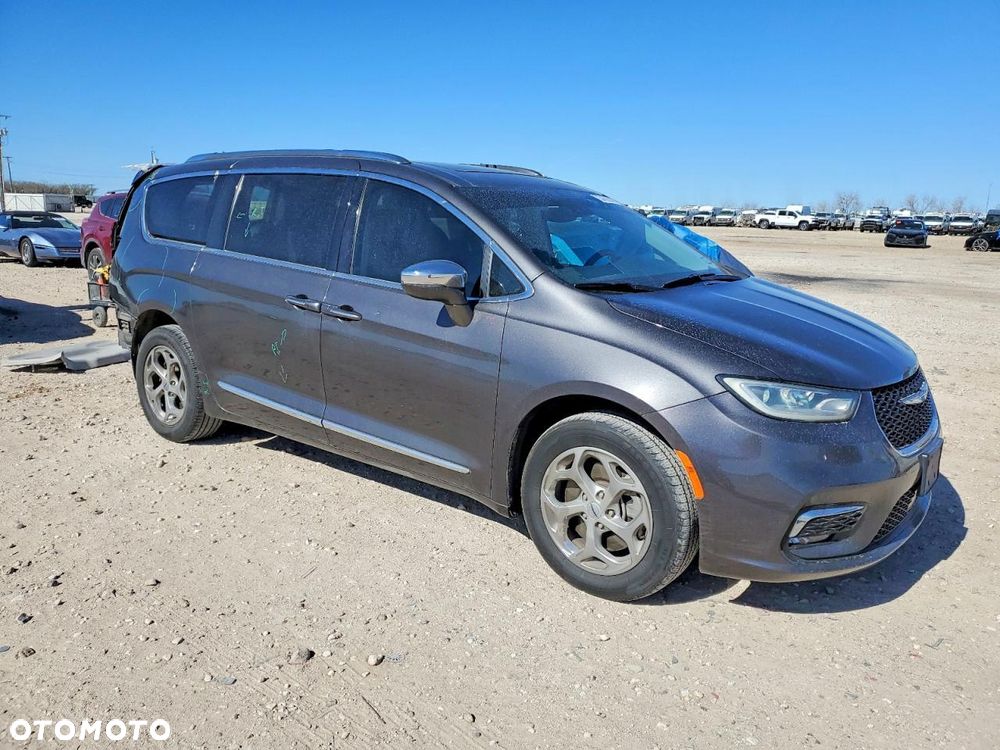 Chrysler Pacifica - 3