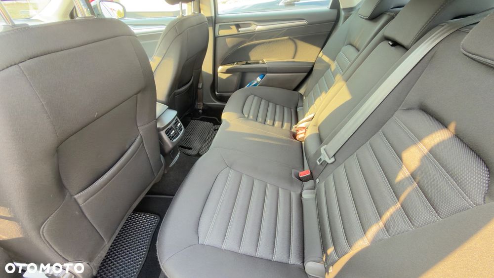 Ford Mondeo - 25