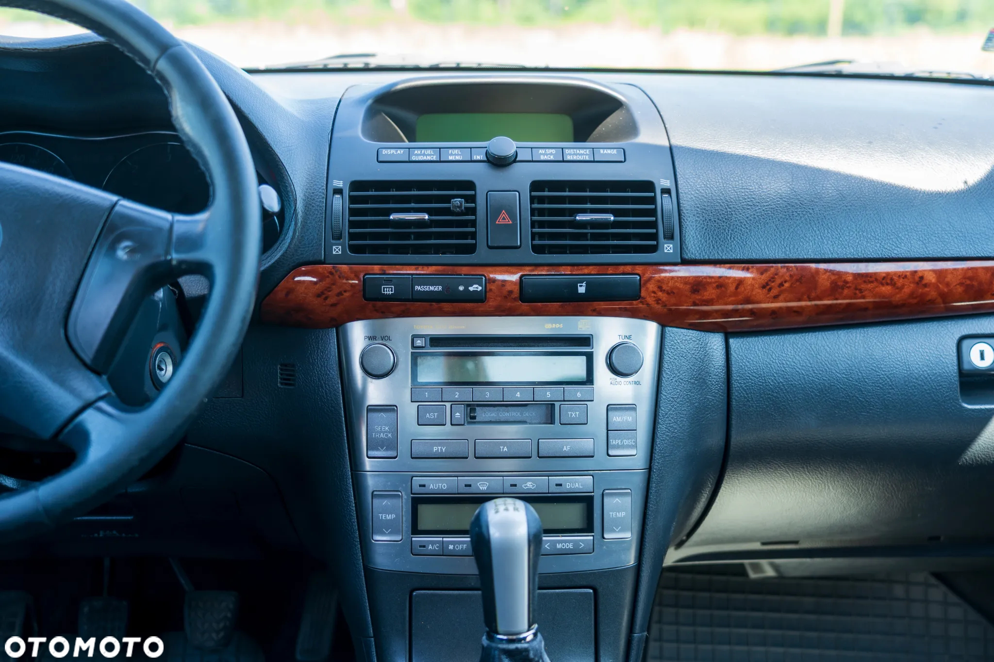 Toyota Avensis - 14