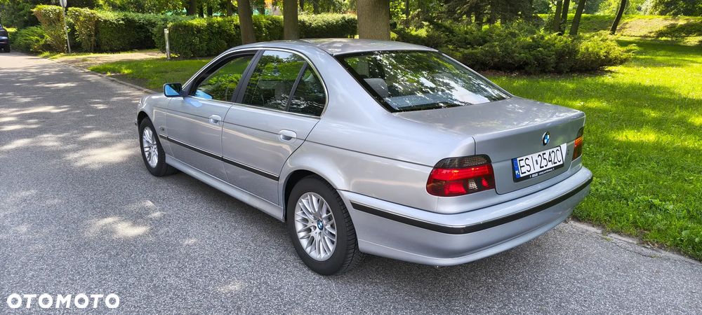 BMW Seria 5 528i - 25