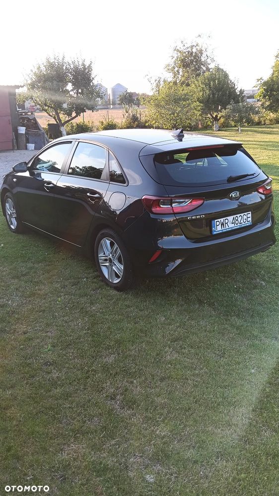 Kia Ceed 1.4 L - 5