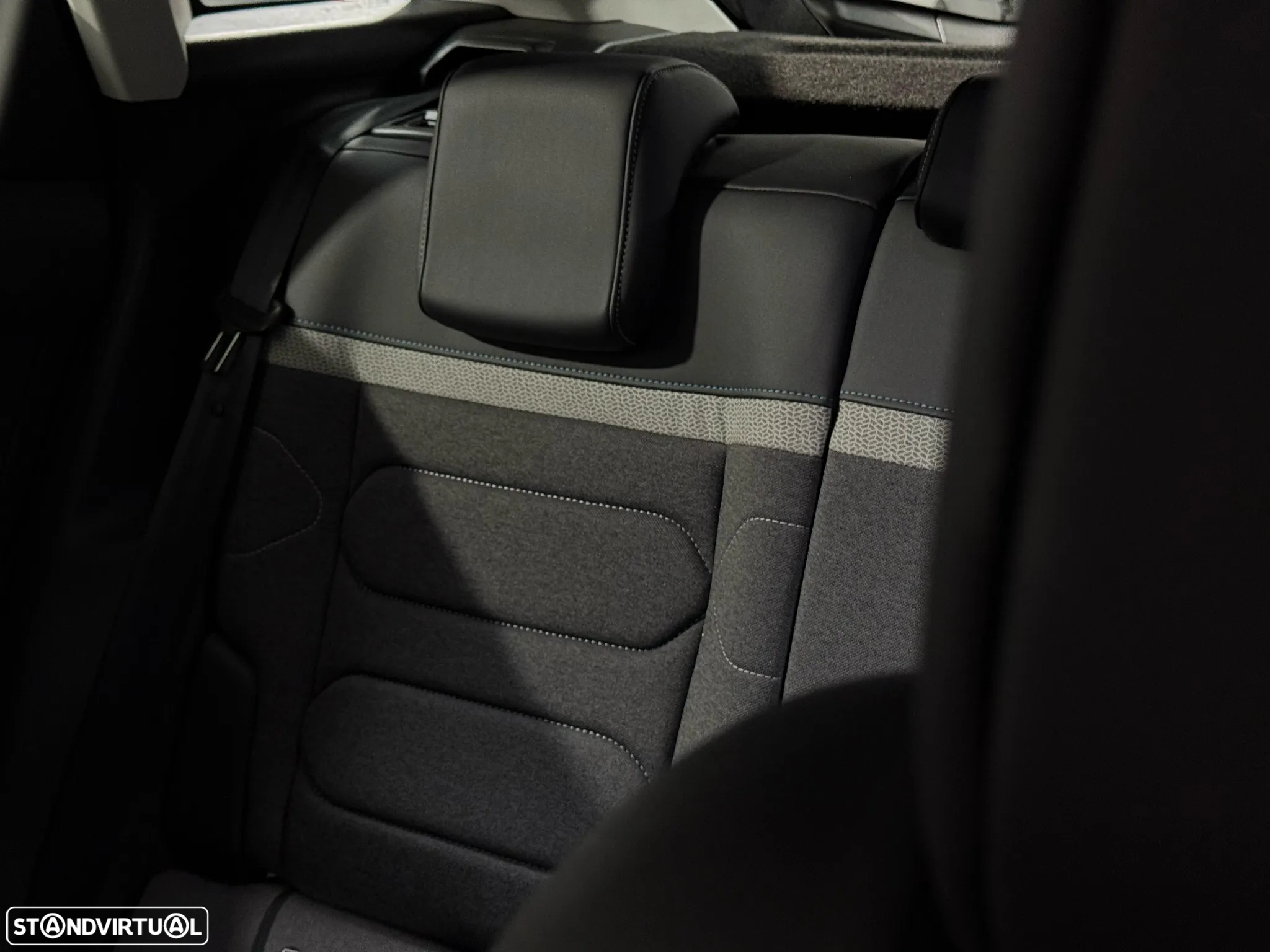 Citroën C4 1.2 PureTech Plus - 24