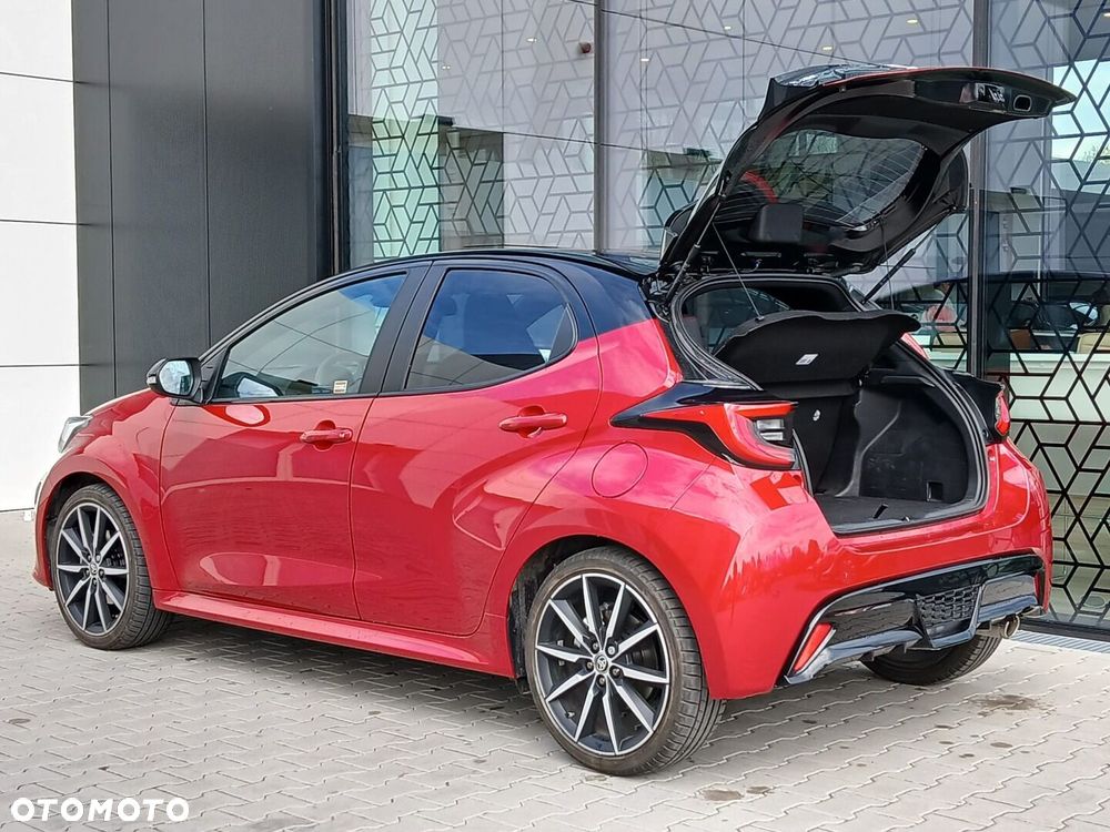 Toyota Yaris Hybrid 1.5 GR Sport - 38