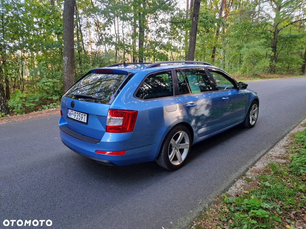 Skoda Octavia 2.0 TDI DSG Sportline - 9