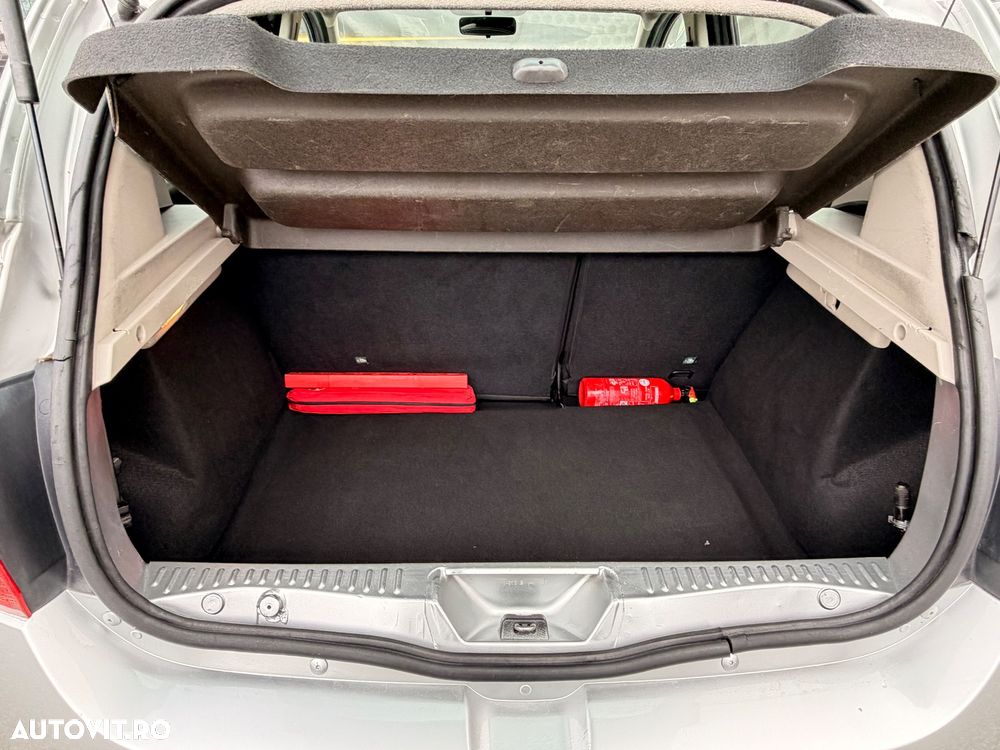 Dacia Sandero TCe 90 S&S Celebration - 15