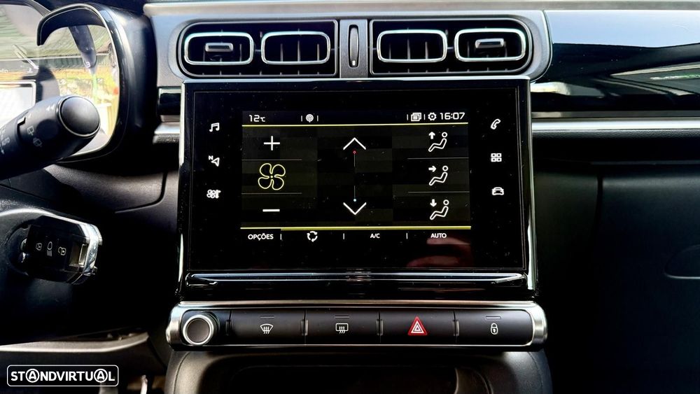 Citroën C3 1.2 PureTech Shine - 26